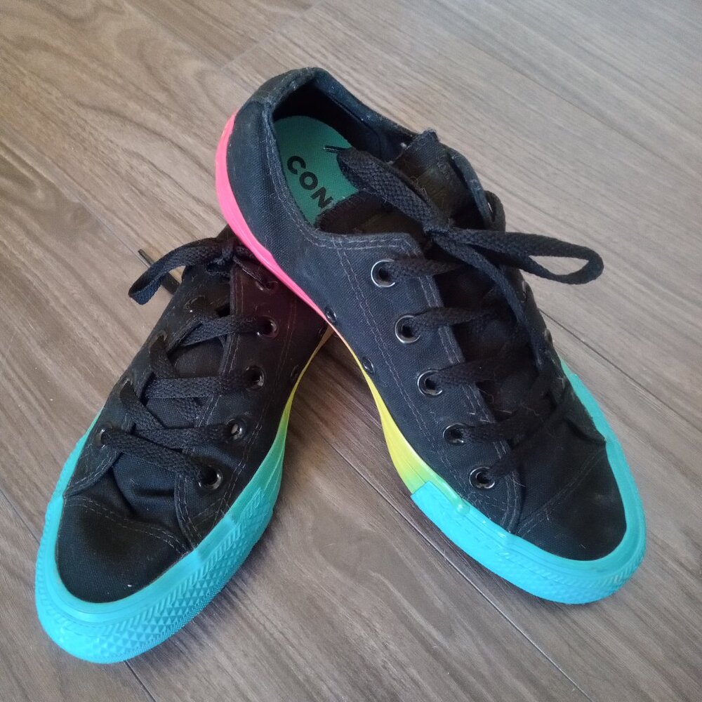 Chuck Taylor Converse All Star with Rainbow Sole